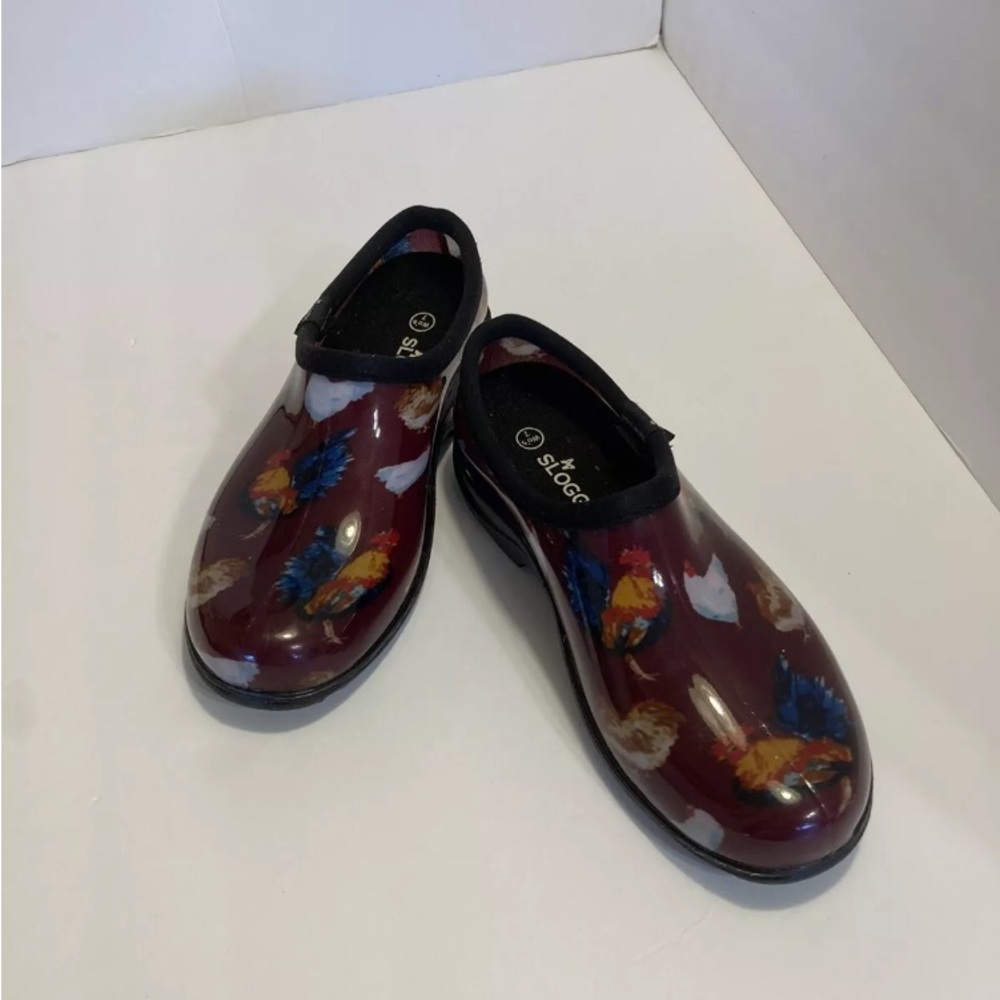 Sloggers womens sz 7 waterproof maroon roosters/ hens slip on rain shoes